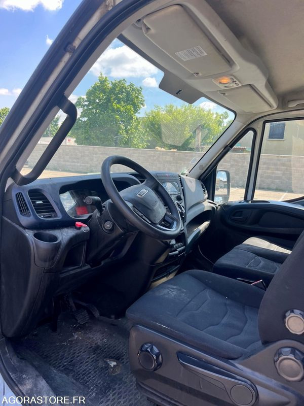 Iveco Daily 35C BVA - 2019 - 118 200km - فان: صورة 5 Iveco Daily 35C BVA - 2019 - 118 200km - فان: صورة 5