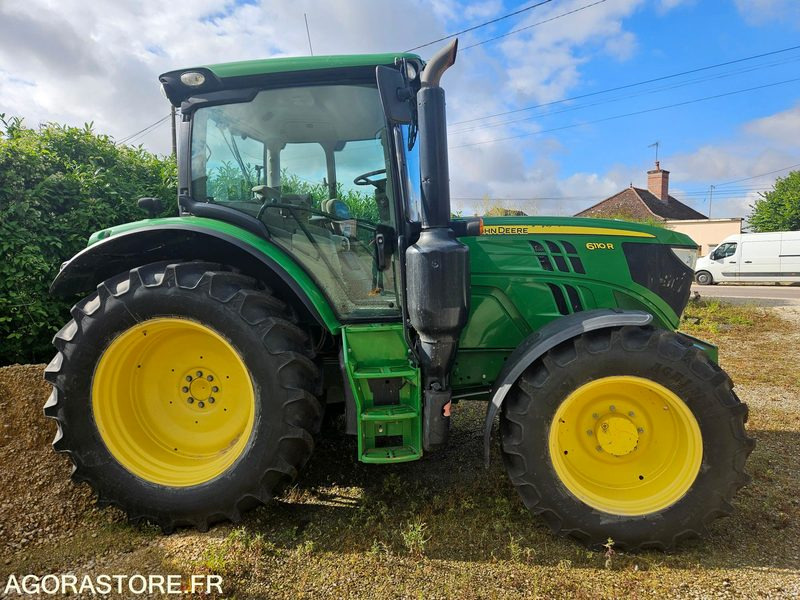 JOHN DEERE 6110R - جرار: صورة 1 JOHN DEERE 6110R - جرار: صورة 1