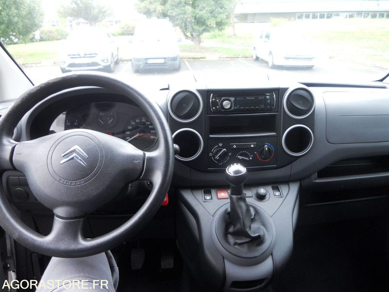 LOT 4 SLT - CITROEN BERLINGO - سيارة: صورة 4 LOT 4 SLT - CITROEN BERLINGO - سيارة: صورة 4