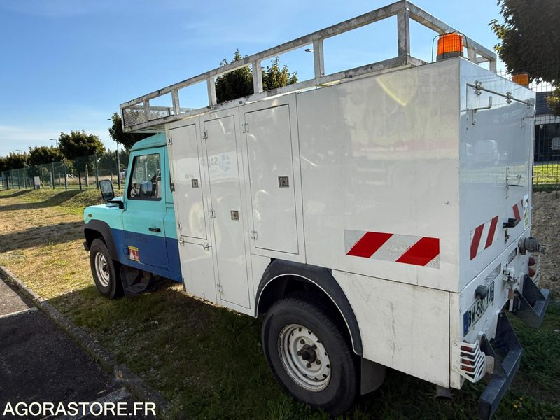 Land Rover Defender BW-587-VJ Mini Combiné Export Exclusivement - شاحنة البيك أب: صورة 2 Land Rover Defender BW-587-VJ Mini Combiné Export Exclusivement - شاحنة البيك أب: صورة 2