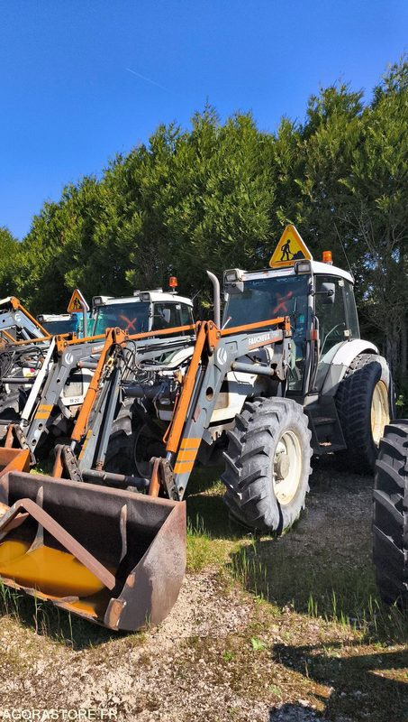 Lot Renault - Tracteur ergos 110-CF 056 - 2001 - 11404 et CHARGEUR FAUCHEUX TRF0 - جرار: صورة 3 Lot Renault - Tracteur ergos 110-CF 056 - 2001 - 11404 et CHARGEUR FAUCHEUX TRF0 - جرار: صورة 3