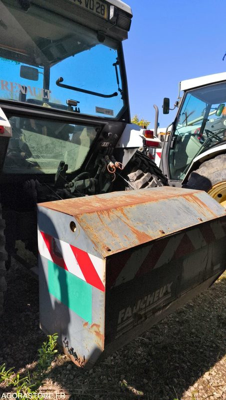 Lot Renault - Tracteur ergos 110-CF 056 - 2001 - 11404 et CHARGEUR FAUCHEUX TRF0 - جرار: صورة 4 Lot Renault - Tracteur ergos 110-CF 056 - 2001 - 11404 et CHARGEUR FAUCHEUX TRF0 - جرار: صورة 4