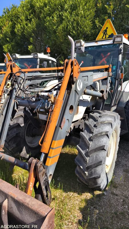 Lot Renault - Tracteur ergos 110-CF 056 - 2001 - 11404 et CHARGEUR FAUCHEUX TRF0 - جرار: صورة 2 Lot Renault - Tracteur ergos 110-CF 056 - 2001 - 11404 et CHARGEUR FAUCHEUX TRF0 - جرار: صورة 2