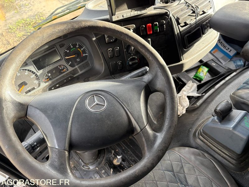 MERCEDES AXOR 2533 HYDROCUREUR Non Roulant - فراغ شاحنة: صورة 5 MERCEDES AXOR 2533 HYDROCUREUR Non Roulant - فراغ شاحنة: صورة 5