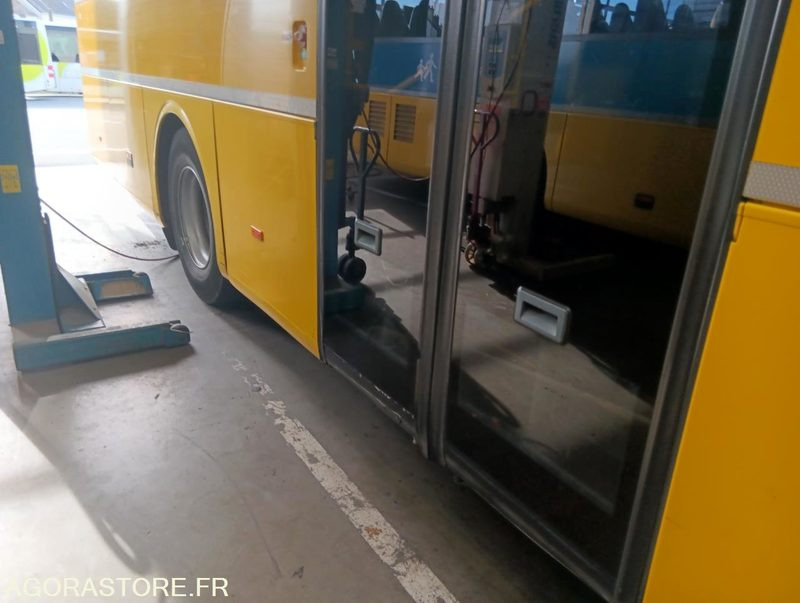 MERCEDES INTOURO N°083089 - حافلة مدرسية: صورة 4 MERCEDES INTOURO N°083089 - حافلة مدرسية: صورة 4