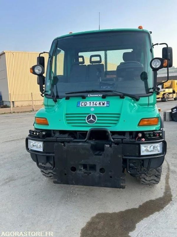MERCEDES UNIMOG U300C VERSION COMMUNALE 2003 38210 KM + EPAREUSE CMV 450GP - سيارة خدمات/ سيارة خاصة: صورة 5 MERCEDES UNIMOG U300C VERSION COMMUNALE 2003 38210 KM + EPAREUSE CMV 450GP - سيارة خدمات/ سيارة خاصة: صورة 5