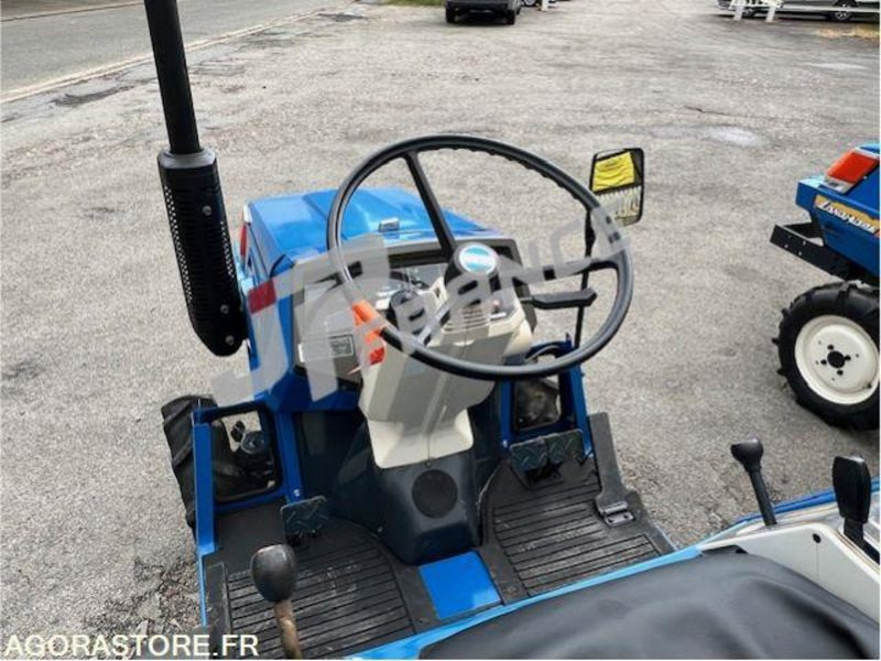 MICROTRACTEUR ISEKI 14 CV 4 ROUES MOTRICES DIESEL 1263H DANS L'ETAT ROULANT - جرار: صورة 4 MICROTRACTEUR ISEKI 14 CV 4 ROUES MOTRICES DIESEL 1263H DANS L'ETAT ROULANT - جرار: صورة 4