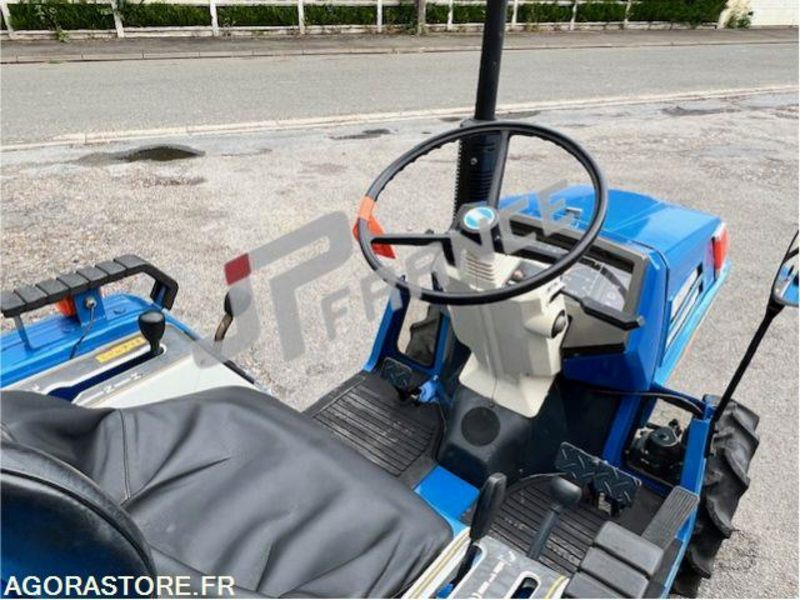 MICROTRACTEUR ISEKI 14 CV 4 ROUES MOTRICES DIESEL 1263H DANS L'ETAT ROULANT - جرار: صورة 5 MICROTRACTEUR ISEKI 14 CV 4 ROUES MOTRICES DIESEL 1263H DANS L'ETAT ROULANT - جرار: صورة 5
