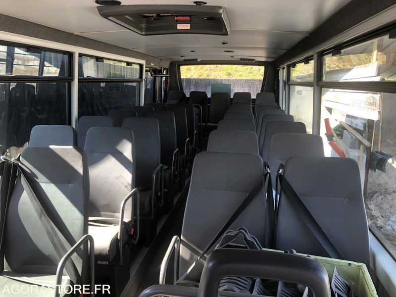 MINI-BUS MERCEDES VARIO - 127178 kms - 2000 - حافلة صغيرة, ميكروباص: صورة 3 MINI-BUS MERCEDES VARIO - 127178 kms - 2000 - حافلة صغيرة, ميكروباص: صورة 3