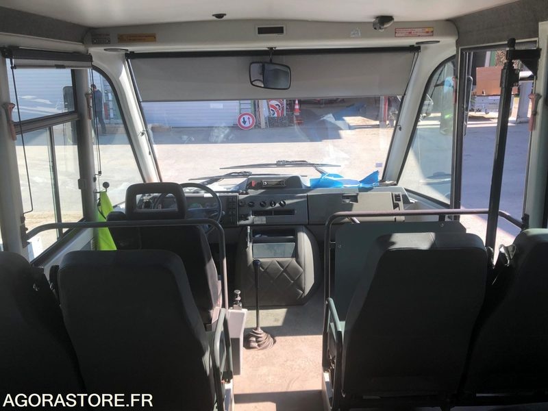 MINI-BUS MERCEDES VARIO - 127178 kms - 2000 - حافلة صغيرة, ميكروباص: صورة 4 MINI-BUS MERCEDES VARIO - 127178 kms - 2000 - حافلة صغيرة, ميكروباص: صورة 4