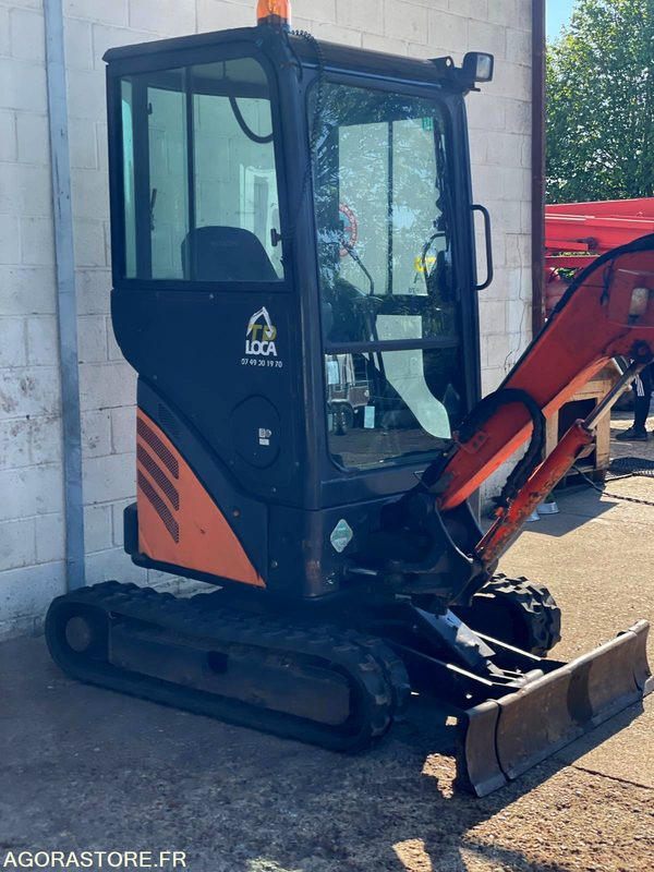MINI-PELLE SUR CHENILLE CAOUTCHOUC HITACHI ZX17U-2 15CV 1.9T AVEC 3 GODETS - حفّار: صورة 3 MINI-PELLE SUR CHENILLE CAOUTCHOUC HITACHI ZX17U-2 15CV 1.9T AVEC 3 GODETS - حفّار: صورة 3