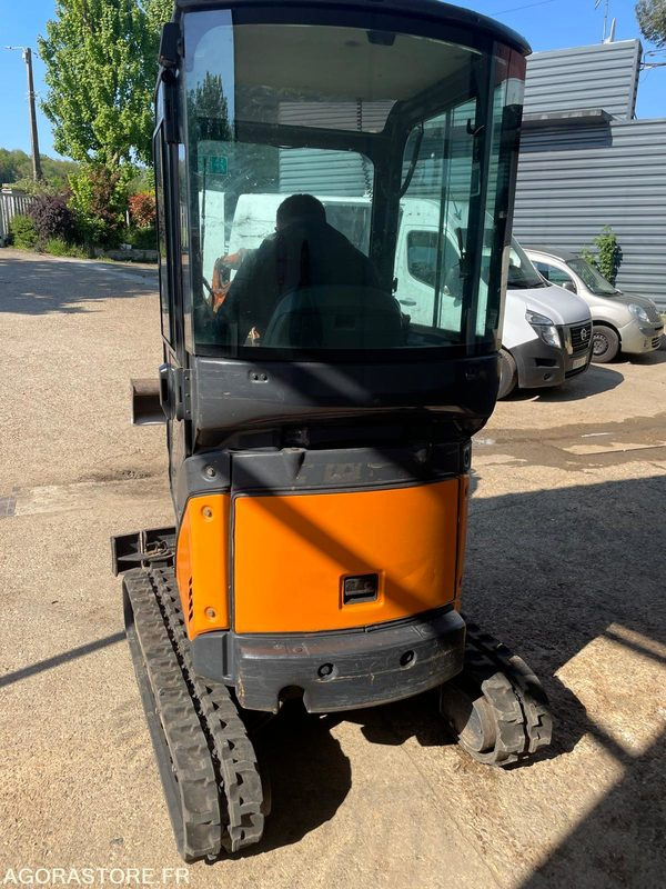 حفّار MINI-PELLE SUR CHENILLE CAOUTCHOUC HITACHI ZX17U-2  15CV 1.9T AVEC 3 GODETS: صورة 10