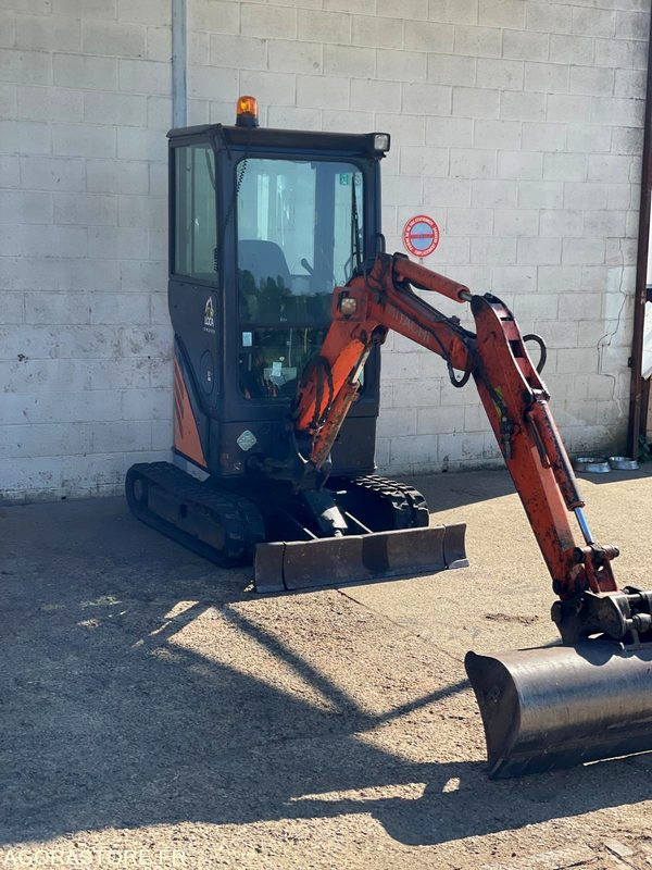 MINI-PELLE SUR CHENILLE CAOUTCHOUC HITACHI ZX17U-2 15CV 1.9T AVEC 3 GODETS - حفّار: صورة 2 MINI-PELLE SUR CHENILLE CAOUTCHOUC HITACHI ZX17U-2 15CV 1.9T AVEC 3 GODETS - حفّار: صورة 2