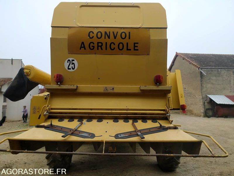 MOISSONNEUSE BATTEUSE NEW HOLLAND - 1997 - MOTEUR 4140H ET BATTEUR 5260H - آلات زراعية: صورة 3 MOISSONNEUSE BATTEUSE NEW HOLLAND - 1997 - MOTEUR 4140H ET BATTEUR 5260H - آلات زراعية: صورة 3
