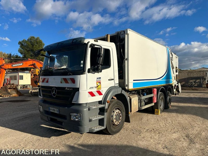Mercedes Axor 2529 - 2010 - شاحنة قمامة: صورة 1 Mercedes Axor 2529 - 2010 - شاحنة قمامة: صورة 1