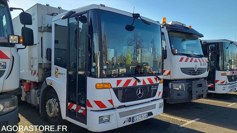 Mercedes Econic 2633 - 2012 - 206149kms - CG216GJ - شاحنة قمامة: صورة 3 Mercedes Econic 2633 - 2012 - 206149kms - CG216GJ - شاحنة قمامة: صورة 3