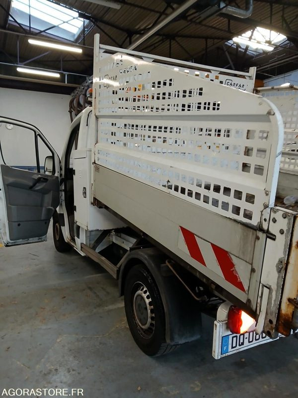 Mercedes sprinter ANNEE 2015 BOITE AUTO - قلاب صغير: صورة 3 Mercedes sprinter ANNEE 2015 BOITE AUTO - قلاب صغير: صورة 3