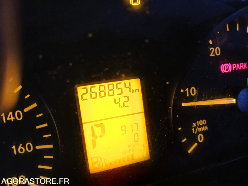 Mercedes sprinter ANNEE 2015 BOITE AUTO - قلاب صغير: صورة 5 Mercedes sprinter ANNEE 2015 BOITE AUTO - قلاب صغير: صورة 5