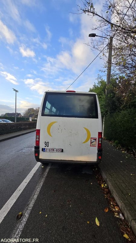 Mini bus - حافلة صغيرة, ميكروباص: صورة 2 Mini bus - حافلة صغيرة, ميكروباص: صورة 2