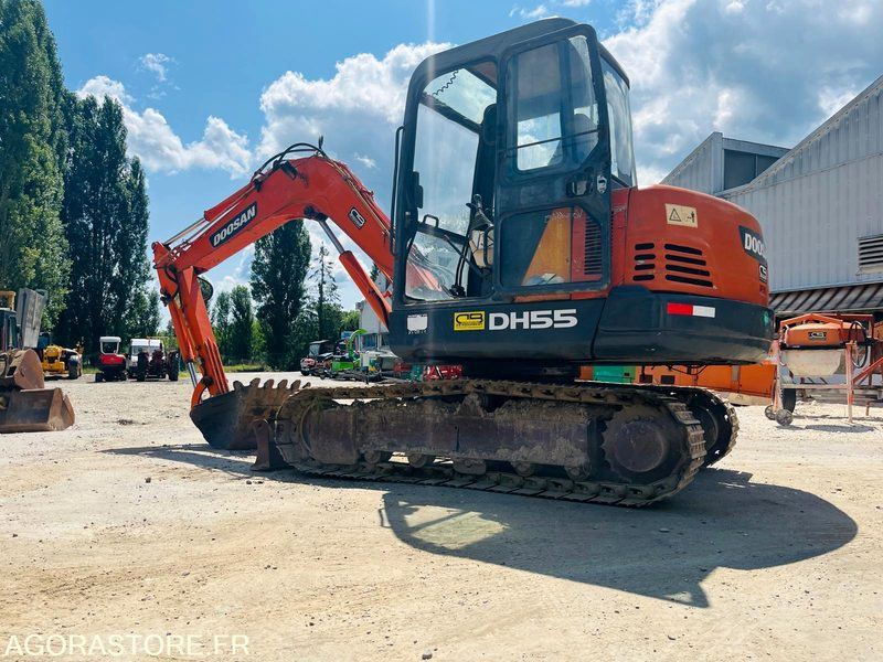 Mini pelle 5T DOOSAN DH55 - Année 2004 - حفّار: صورة 3 Mini pelle 5T DOOSAN DH55 - Année 2004 - حفّار: صورة 3