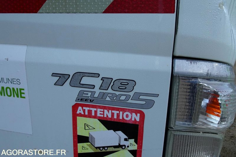 Mitsubishi Fuso - شاحنة قمامة: صورة 3 Mitsubishi Fuso - شاحنة قمامة: صورة 3