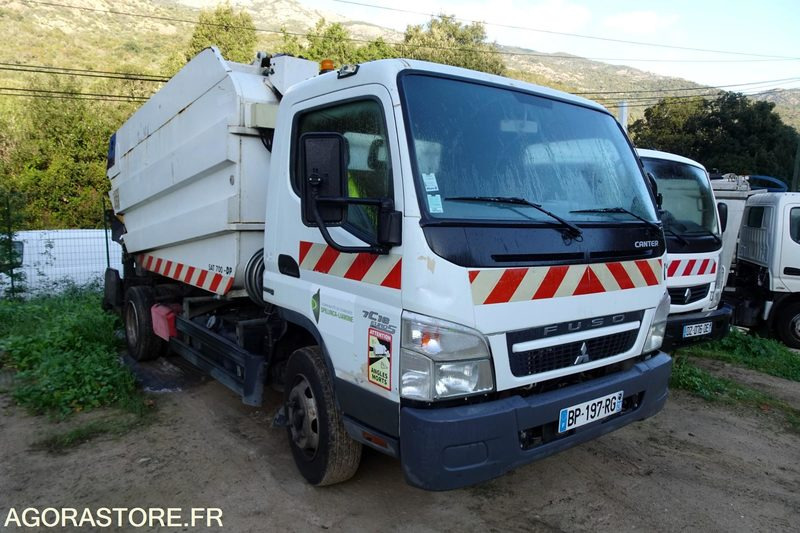 Mitsubishi Fuso - شاحنة قمامة: صورة 1 Mitsubishi Fuso - شاحنة قمامة: صورة 1