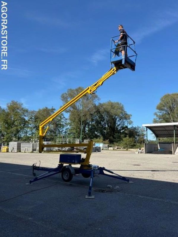 NACELLE ELEVATRICE COMPACTE pour 2 personnes max - منصة جومحمولةية: صورة 4 NACELLE ELEVATRICE COMPACTE pour 2 personnes max - منصة جومحمولةية: صورة 4