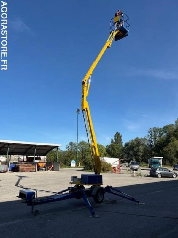 NACELLE ELEVATRICE COMPACTE pour 2 personnes max - منصة جومحمولةية: صورة 2 NACELLE ELEVATRICE COMPACTE pour 2 personnes max - منصة جومحمولةية: صورة 2