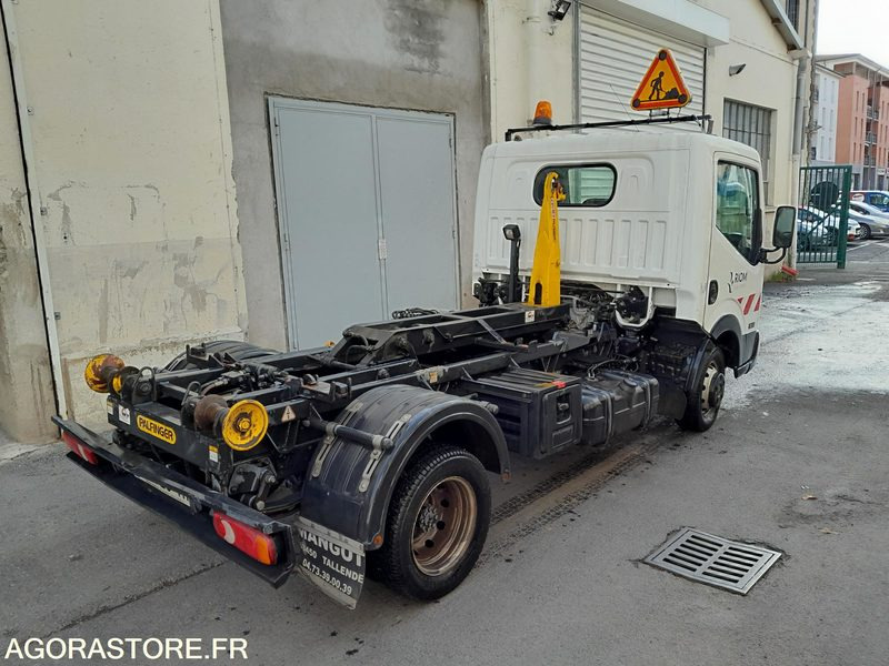 NISSAN CABSTAR POLYBENNE - قلاب صغير: صورة 2 NISSAN CABSTAR POLYBENNE - قلاب صغير: صورة 2