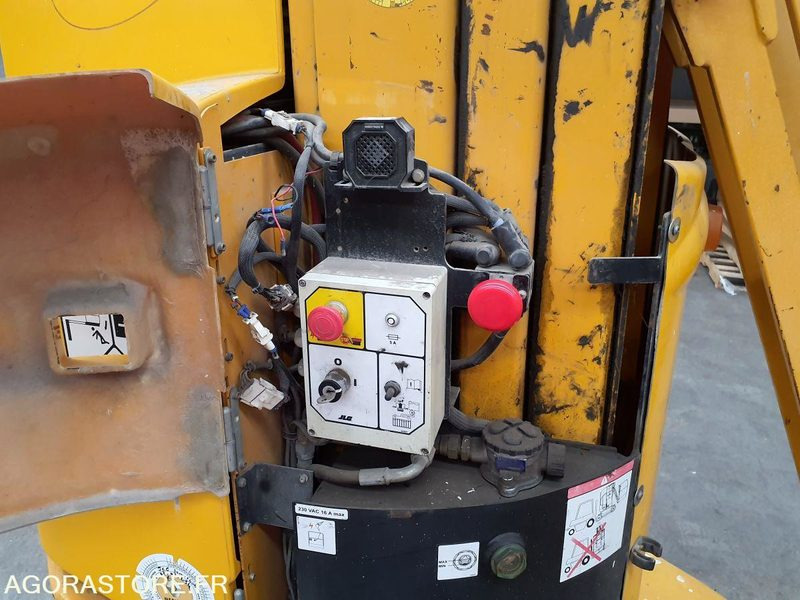 Nacelles à mât vertical GROVE TOUCAN 861 - منصة جومحمولةية: صورة 3 Nacelles à mât vertical GROVE TOUCAN 861 - منصة جومحمولةية: صورة 3