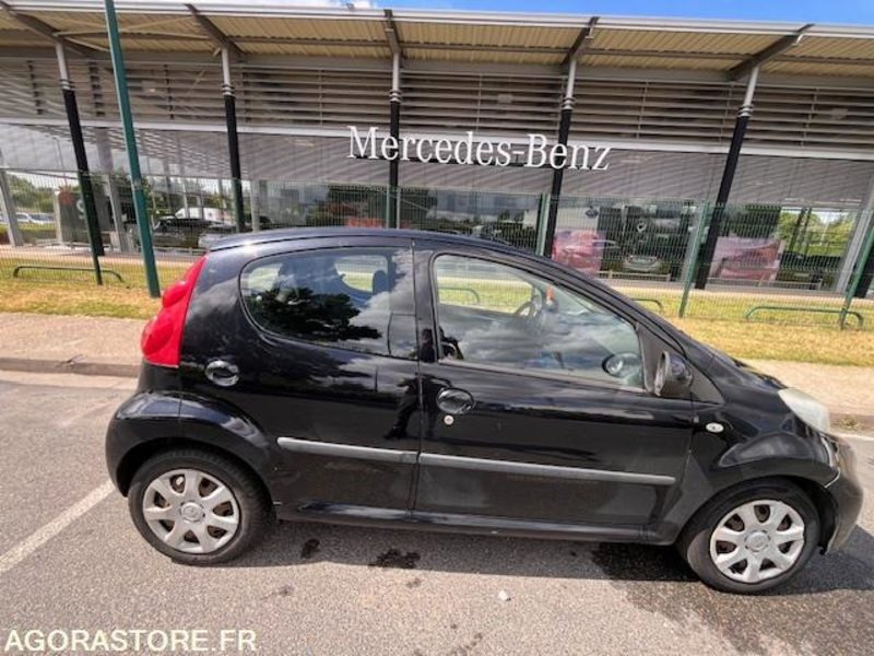 PEUGEOT 107 1.4 HDI TRENDY - سيارة: صورة 2 PEUGEOT 107 1.4 HDI TRENDY - سيارة: صورة 2