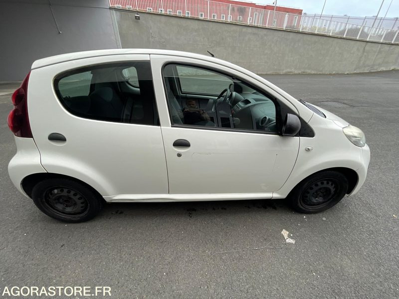 PEUGEOT 107 CL-310-LQ - سيارة: صورة 4 PEUGEOT 107 CL-310-LQ - سيارة: صورة 4