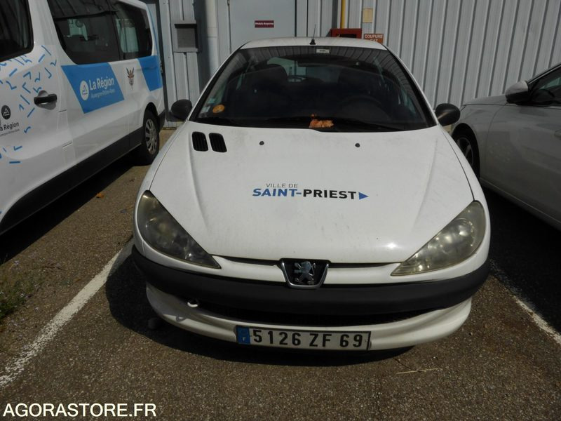 PEUGEOT 206 - سيارة: صورة 1 PEUGEOT 206 - سيارة: صورة 1