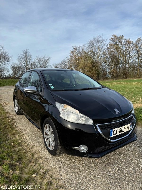 PEUGEOT 208 URBAN SOUL 1ER MAIN 150.000km - سيارة: صورة 1 PEUGEOT 208 URBAN SOUL 1ER MAIN 150.000km - سيارة: صورة 1