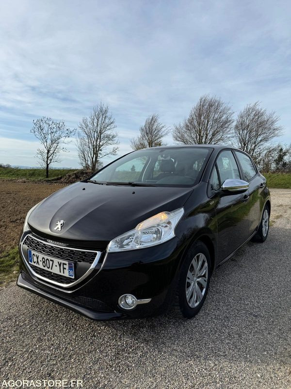PEUGEOT 208 URBAN SOUL 1ER MAIN 150.000km - سيارة: صورة 2 PEUGEOT 208 URBAN SOUL 1ER MAIN 150.000km - سيارة: صورة 2