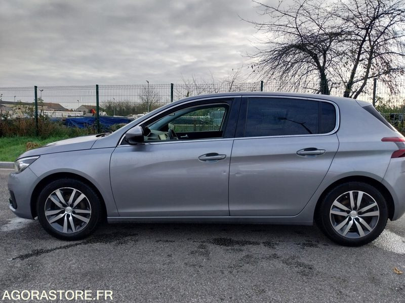 PEUGEOT 308 phase II - 110ch - 2019 - 172160km - ESSENCE - سيارة: صورة 4 PEUGEOT 308 phase II - 110ch - 2019 - 172160km - ESSENCE - سيارة: صورة 4