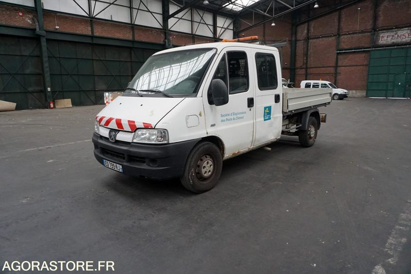 PEUGEOT BOXER PLATEAU DOUBLE CABINE - قلاب صغير: صورة 1 PEUGEOT BOXER PLATEAU DOUBLE CABINE - قلاب صغير: صورة 1