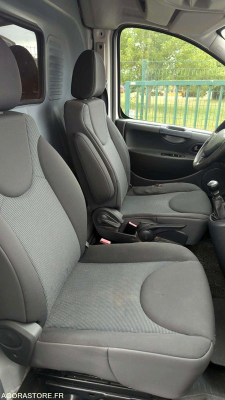 PEUGEOT EXPERT 178905kms - 2015 - فان: صورة 4 PEUGEOT EXPERT 178905kms - 2015 - فان: صورة 4