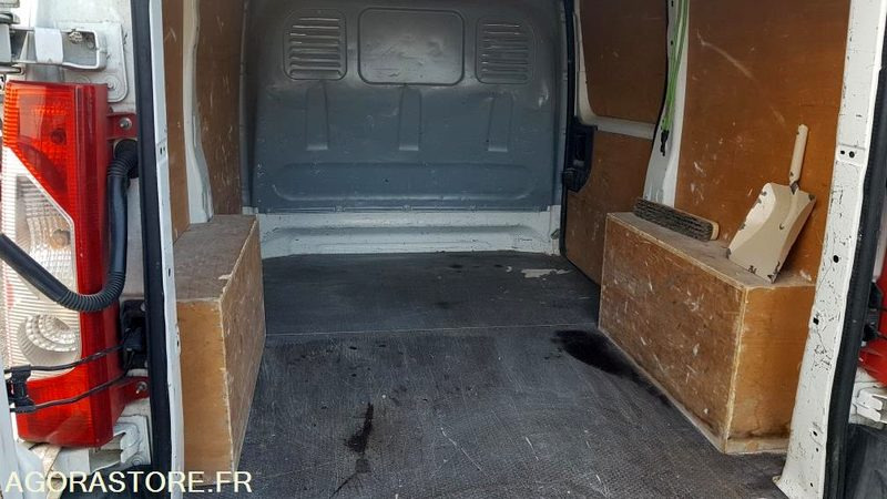 PEUGEOT EXPERT 2009 134695 Kms - فان المدمجة: صورة 5 PEUGEOT EXPERT 2009 134695 Kms - فان المدمجة: صورة 5