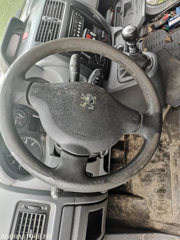 PEUGEOT FRIGORIFIQUE - شاحنة توصيل مبردة: صورة 4 PEUGEOT FRIGORIFIQUE - شاحنة توصيل مبردة: صورة 4