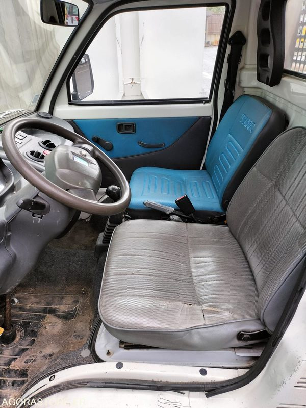 PIAGGIO PORTER - قلاب صغير: صورة 1 PIAGGIO PORTER - قلاب صغير: صورة 1