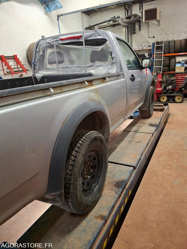 PICK UP D MAX ISUZU - شاحنة البيك أب: صورة 4 PICK UP D MAX ISUZU - شاحنة البيك أب: صورة 4