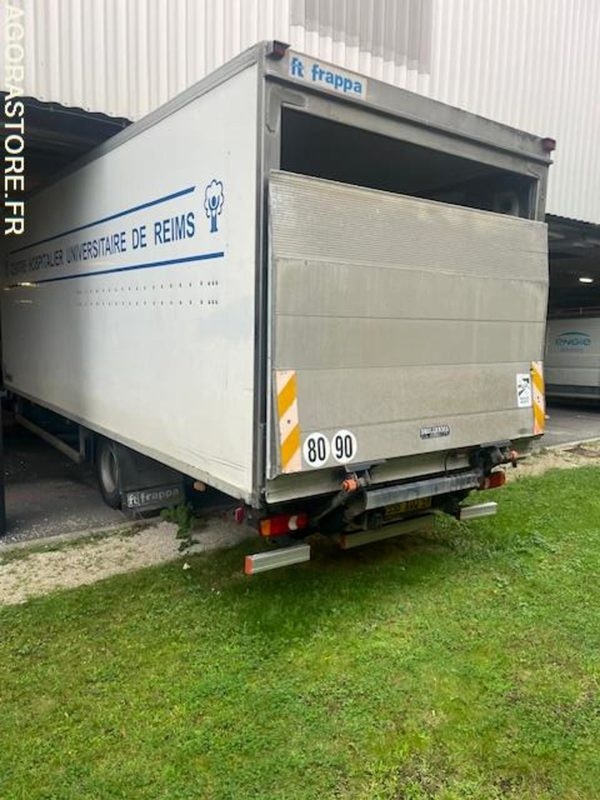 POID LOURD RENAULT MIDLUM - شاحنة ذات مبرد: صورة 1 POID LOURD RENAULT MIDLUM - شاحنة ذات مبرد: صورة 1