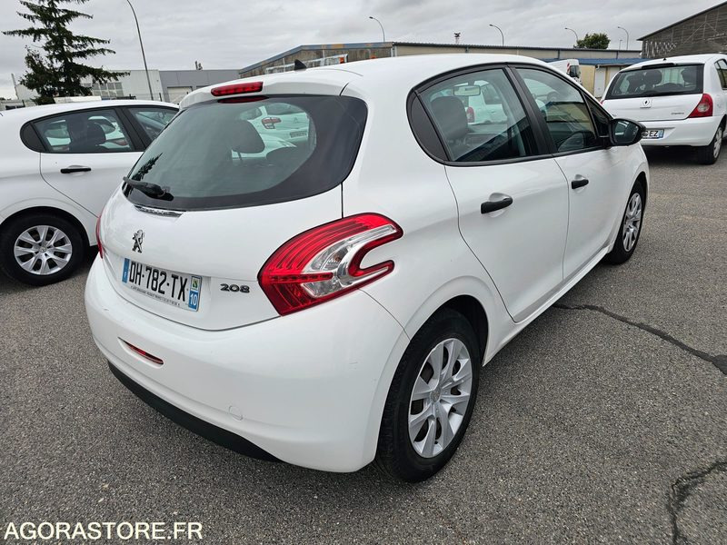 Peugeot 208 - 2014 - 145593km - DH782TX - سيارة: صورة 3 Peugeot 208 - 2014 - 145593km - DH782TX - سيارة: صورة 3