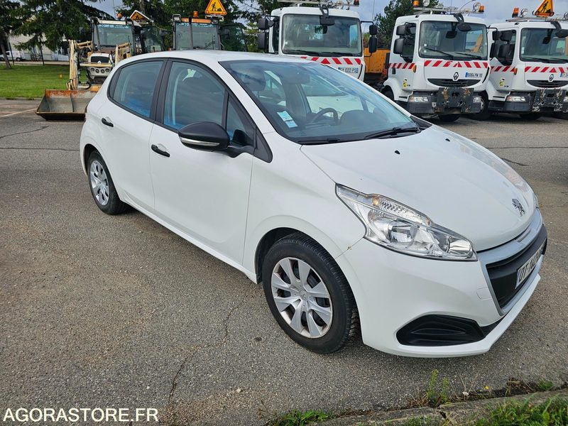 Peugeot 208 - 2015 - 187805km - DT142LK - سيارة: صورة 2 Peugeot 208 - 2015 - 187805km - DT142LK - سيارة: صورة 2