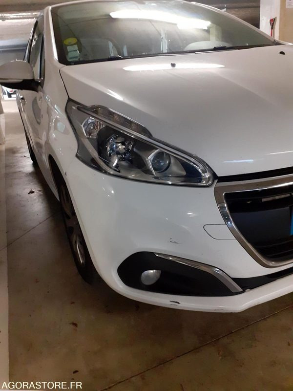 Peugeot 208 - 2016 - 181646kms - سيارة: صورة 1 Peugeot 208 - 2016 - 181646kms - سيارة: صورة 1