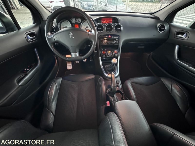 Peugeot 308 1.6 THP 16v 200ch GTi 5p - سيارة: صورة 4 Peugeot 308 1.6 THP 16v 200ch GTi 5p - سيارة: صورة 4
