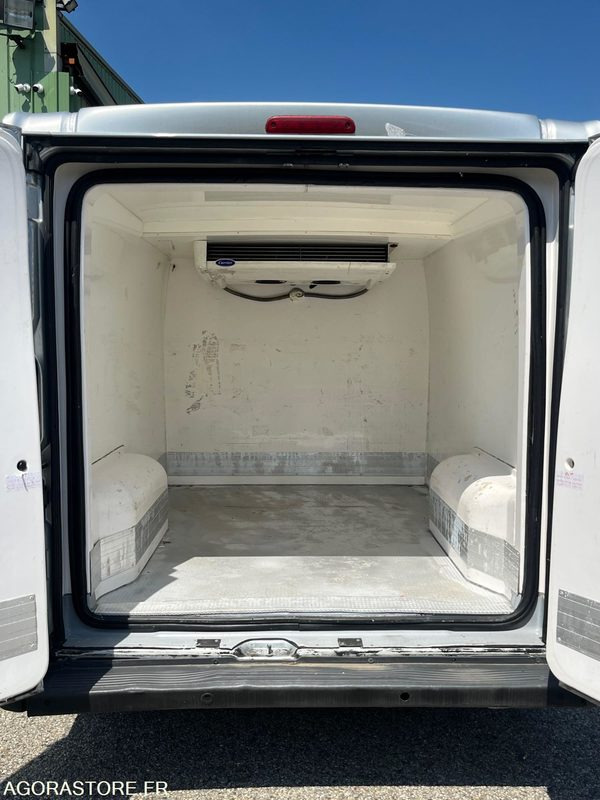 Peugeot Boxer L1H2 330 L1H1 2L Bluehdi - 2017 - 139 950km - شاحنة توصيل مبردة: صورة 4 Peugeot Boxer L1H2 330 L1H1 2L Bluehdi - 2017 - 139 950km - شاحنة توصيل مبردة: صورة 4