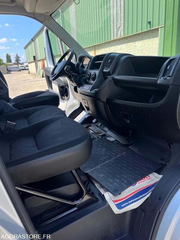 Peugeot Boxer L1H2 330 L1H1 2L Bluehdi - 2017 - 139 950km - شاحنة توصيل مبردة: صورة 5 Peugeot Boxer L1H2 330 L1H1 2L Bluehdi - 2017 - 139 950km - شاحنة توصيل مبردة: صورة 5