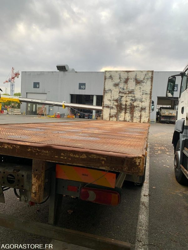 Porteur plateau DAF LF 18.250 - شاحنة: صورة 3 Porteur plateau DAF LF 18.250 - شاحنة: صورة 3